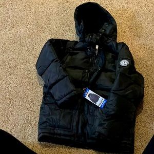 Brand new with tags jacket for boys size 14/16. Jacket is super warm & stylish!